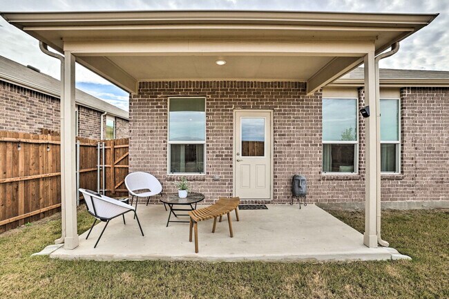 Building Photo - 1129 Bluespire Dr