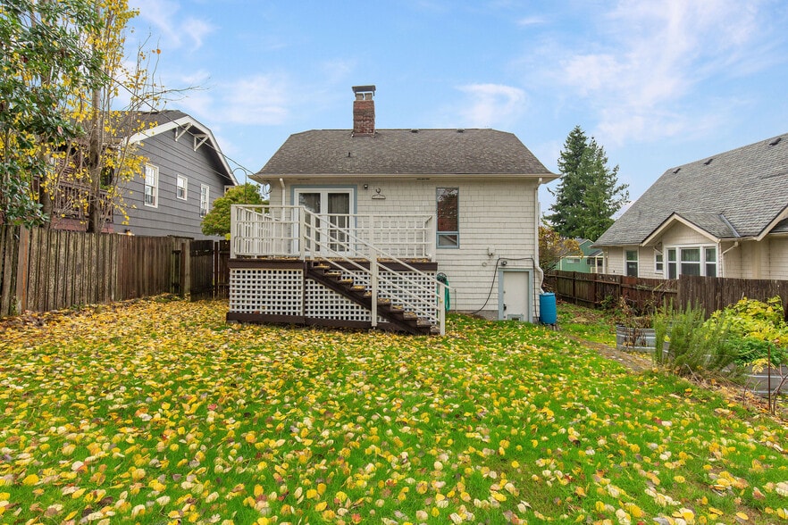 Building Photo - 6350 37th Ave SW