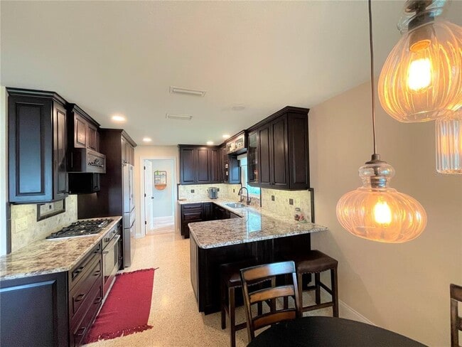 Building Photo - 17045 Dolphin Dr