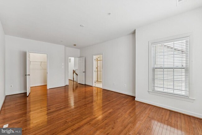 Building Photo - 8915 Amelung St