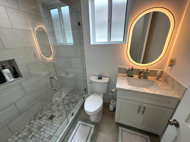 Building Photo - Luxury Coastal Living – Brand New Custom H...