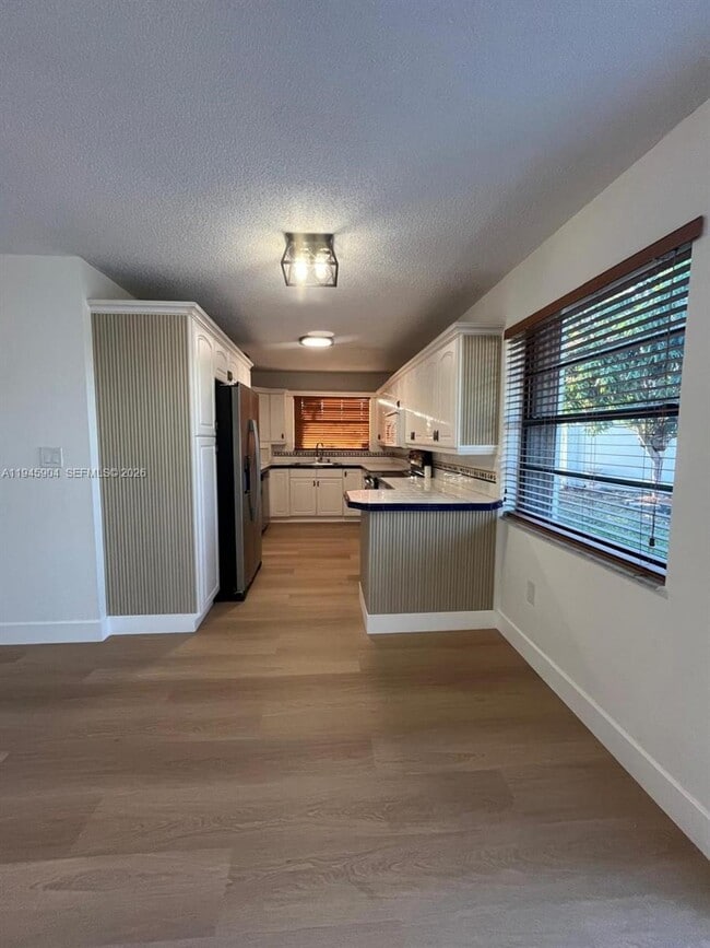 Building Photo - 1045 SW 122nd Ct