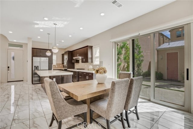 Building Photo - 783 Benchmark