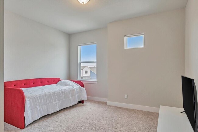 Building Photo - 175 Brooks Ranch Dr