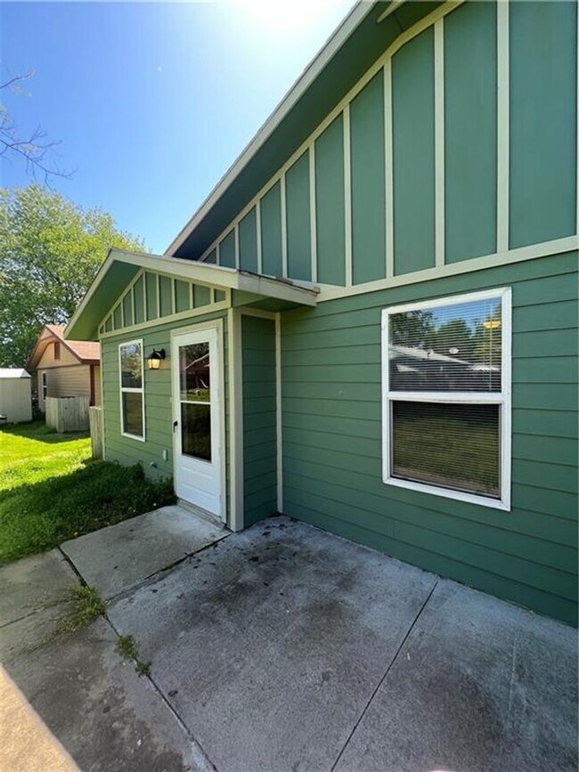 Primary Photo - 2008 Cypress Pl