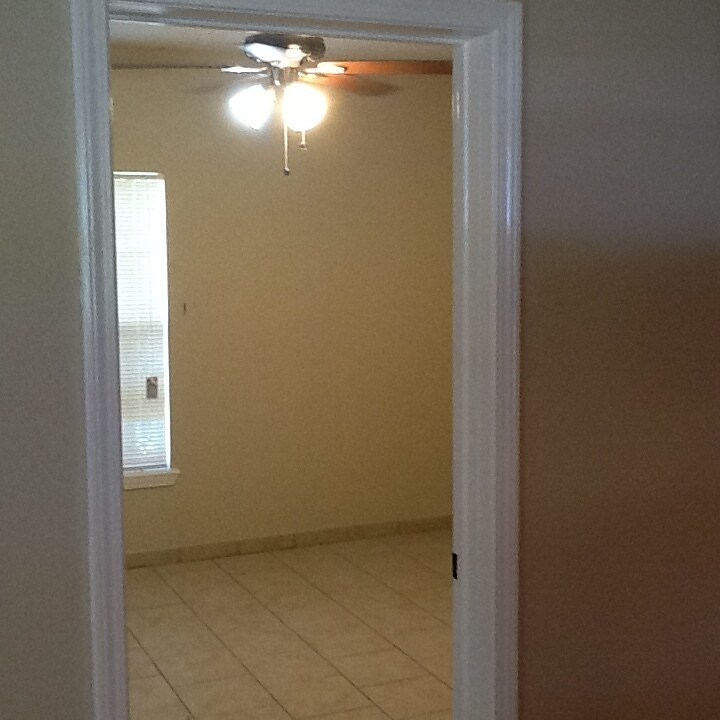 Bedroom. - 429 W 2nd St