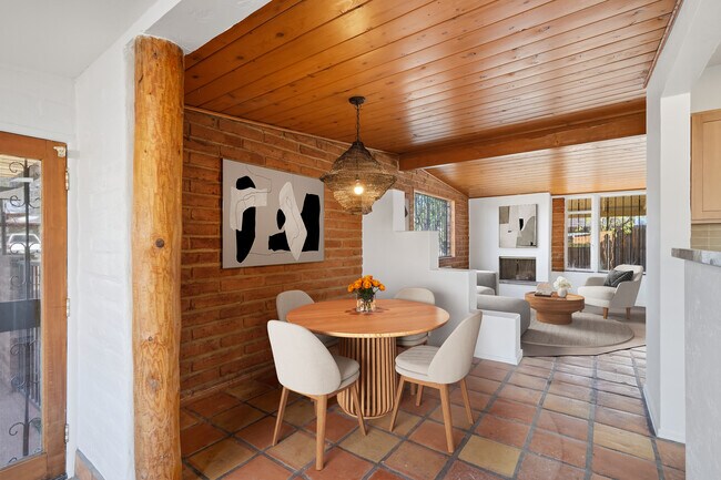 Building Photo - 6814 E Koralee St