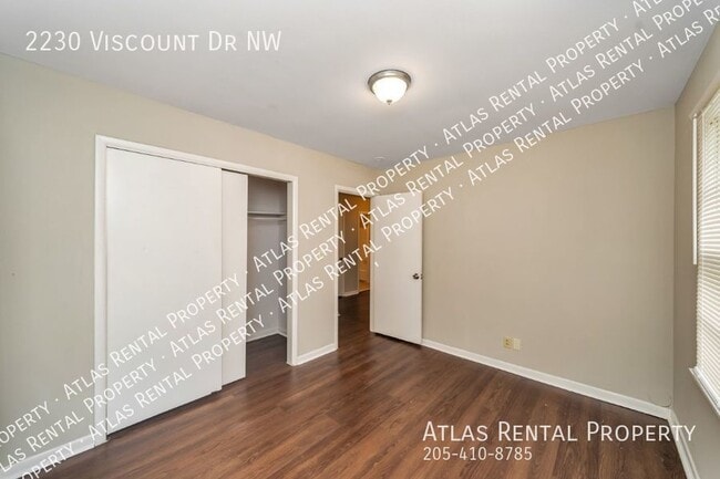 Building Photo - 2230 Viscount Dr NW
