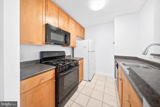 Building Photo - 60 S Van Dorn St