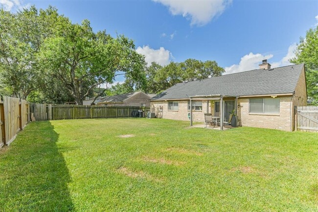 Building Photo - 9622 Oldenburg Ln