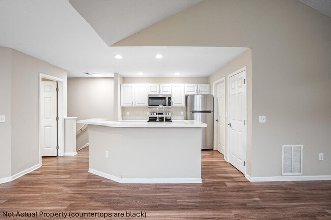 Building Photo - 4951 Stratford Pine Ln