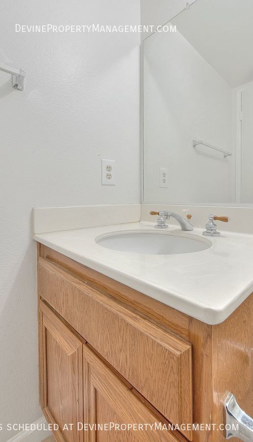 Building Photo - 902 California Privado