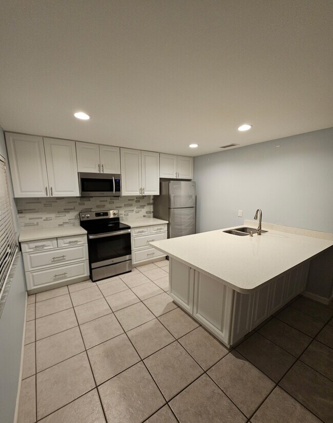 Building Photo - 1601 Big Tree Rd