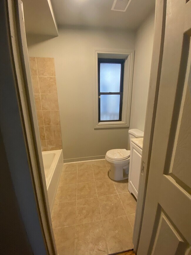 Building Photo - 5018 W 18th St