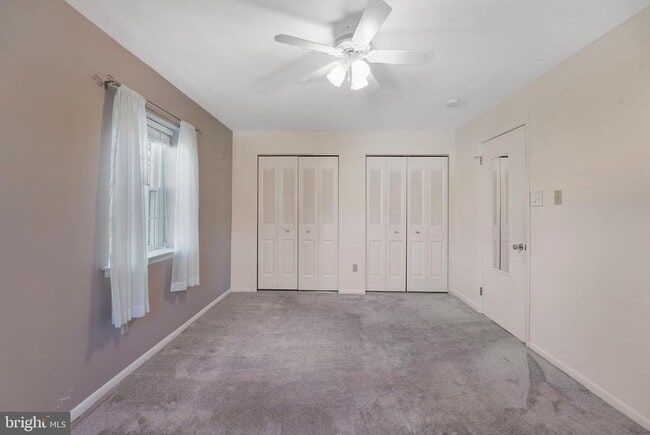 Building Photo - 3120 Valley Dr