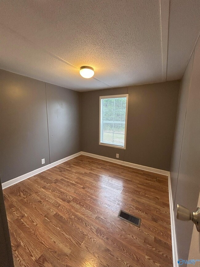 Building Photo - 15025 Hobbs Rd