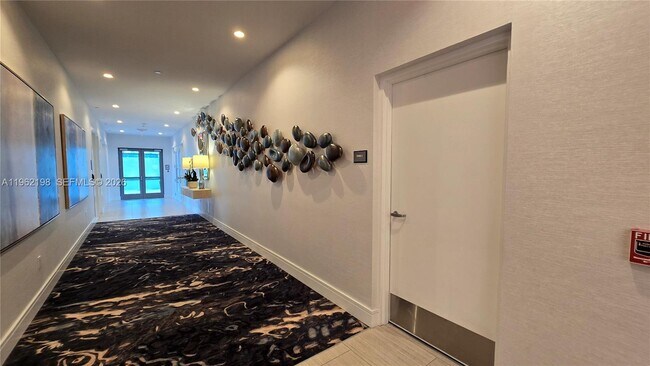 Building Photo - 100 E Las Olas Blvd