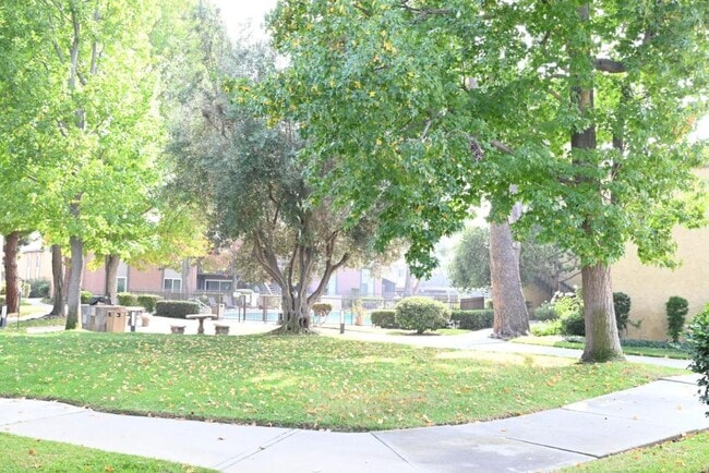 Building Photo - 23306 Marigold Ave