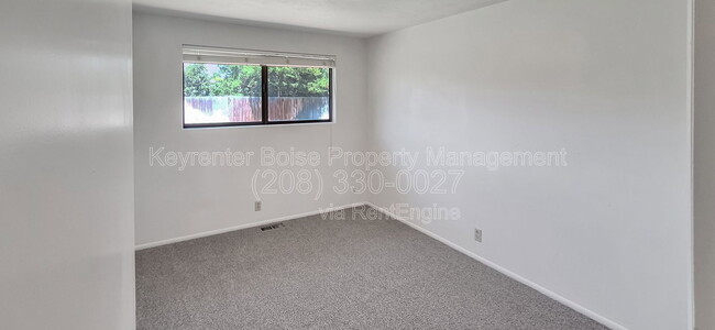Building Photo - 254 W Fall Dr