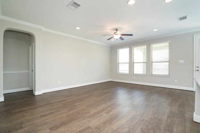 Building Photo - 8007 Cibolo Valley