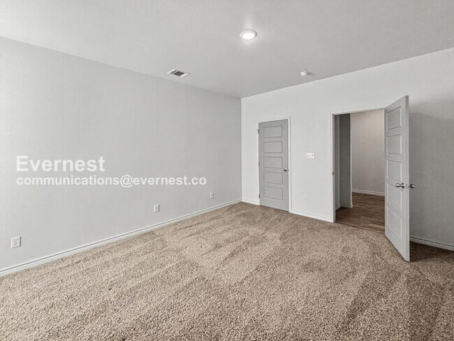 Building Photo - Limited Time Special Offer / 4 Bed, 3 Bath Home with Garage / Pet-Friendly / Vouchers Accepted / ...