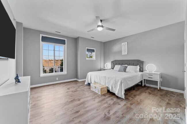 Building Photo - 18823 Cloverstone Cir