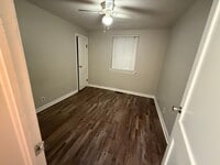 Building Photo - 861 N 11th St