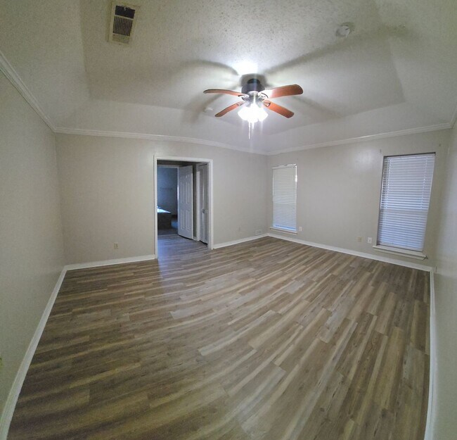 Building Photo - 6213 W Oxbow Loop