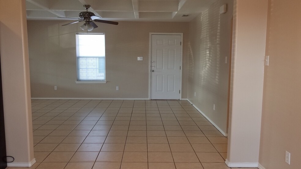 Building Photo - 3706 Wyndham Ave