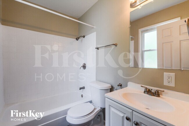 Building Photo - 12465 Larkwood Dr