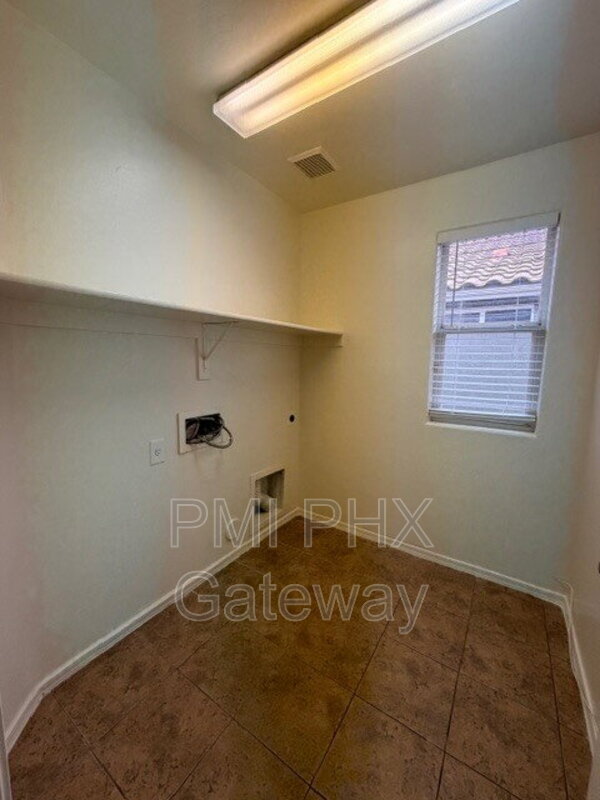 Building Photo - 3194 W Yellow Peak Dr