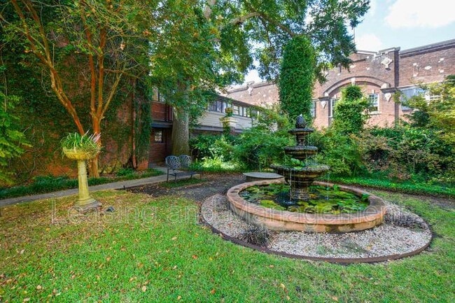 Building Photo - 309 Meeting Street