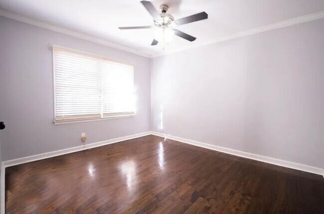 Building Photo - 215 Silver Springs Cir SW