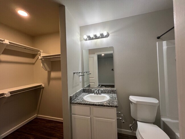 Building Photo - Available June in Frenship ISD: 3-Bedroom, 2-Bath Home!