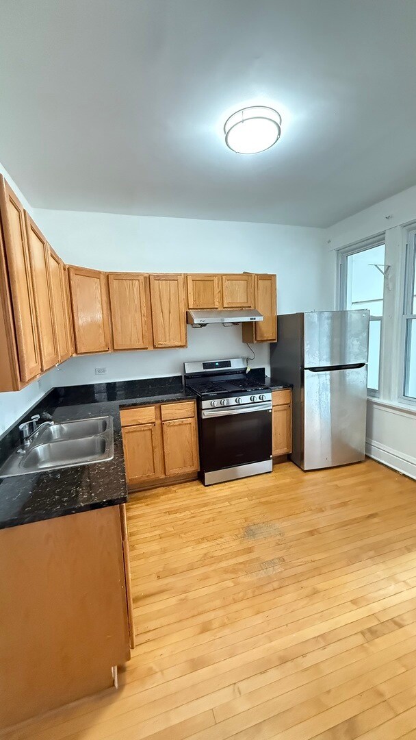 Building Photo - 3137 W 42nd St