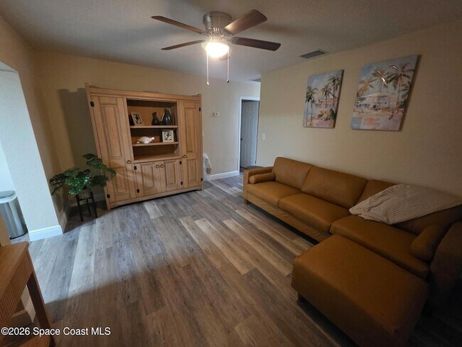 Building Photo - 410 4th St