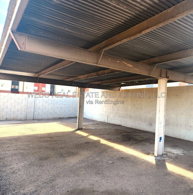 Building Photo - 5112 N 28th Dr