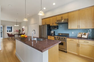 Building Photo - Urbane