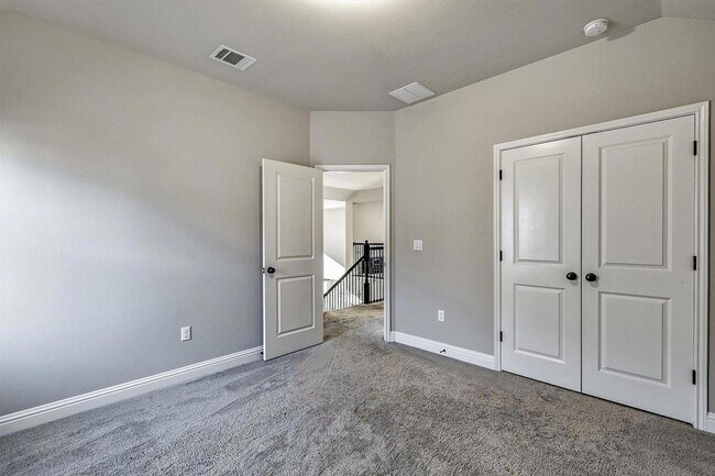 Building Photo - 14924 Iveans Way