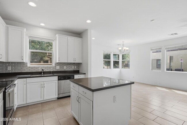 Building Photo - 14870 W Encanto Blvd