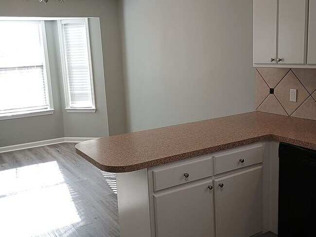 Building Photo - 401 Hayley Ct
