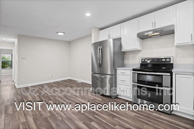Building Photo - 13909 Falkirk Cir