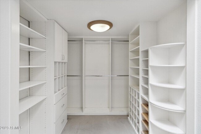 Building Photo - 2150 S Las Palmas