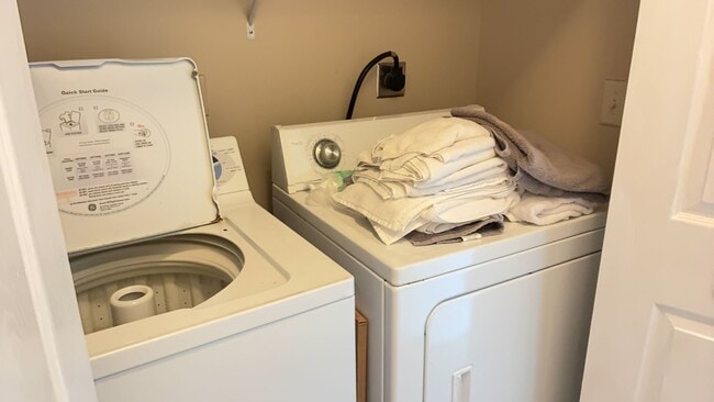 Building Photo - Myrtlewood condo, 2BR