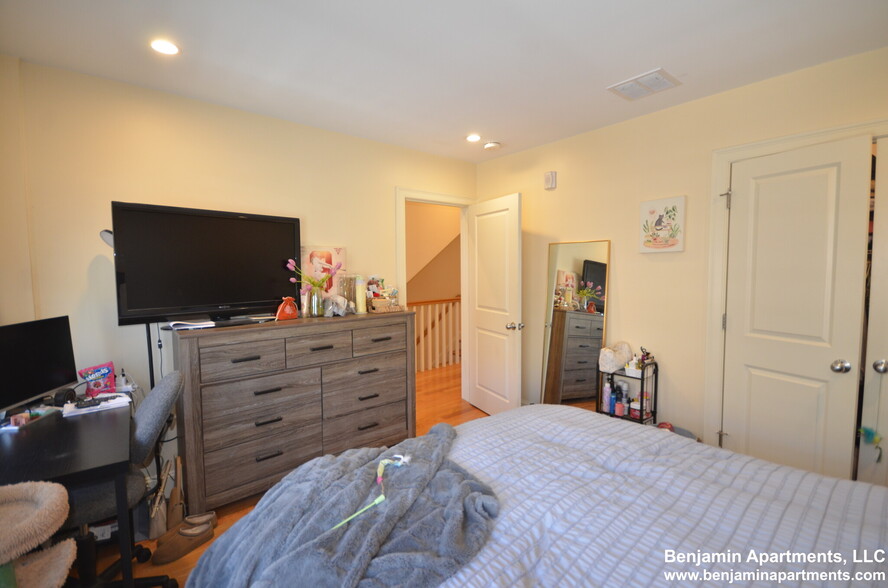 Building Photo - 143 Tremont St