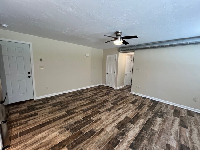 Interior Photo - 625 North Negley Avenue