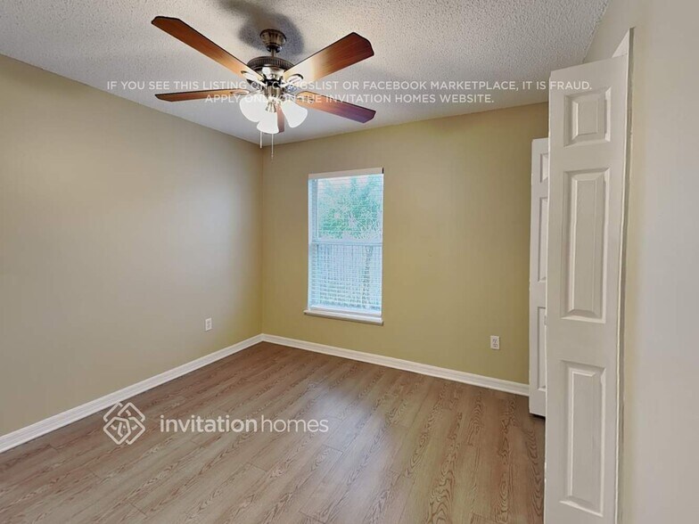 Building Photo - 1164 St Tropez Ct