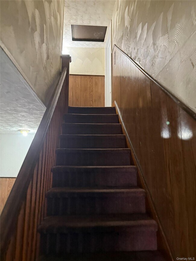 Building Photo - 6 Glenmere Ave