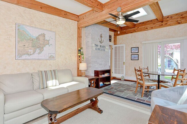 Building Photo - WINTER RENTAL: Two Beaches Cottage