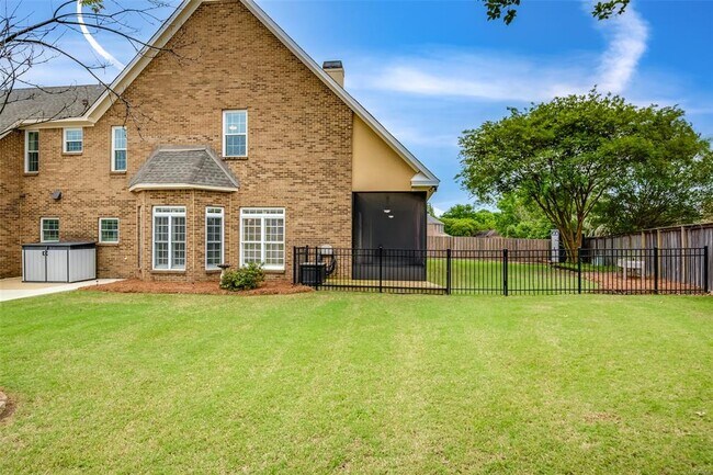 Building Photo - 2230 Wyndgate Dr